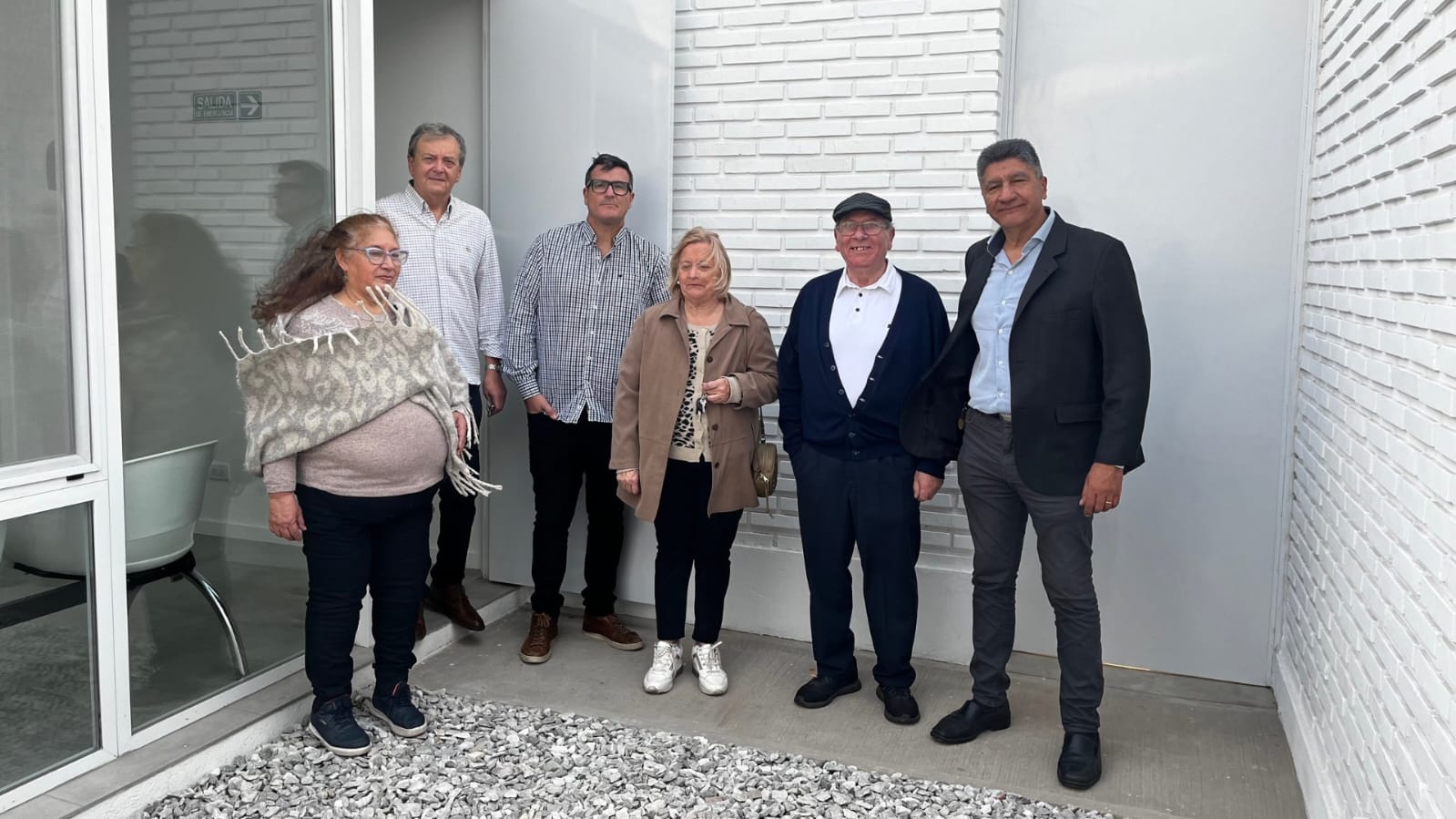 Vecinos recorren el nuevo edificio del Comando Radioeléctrico de Funes